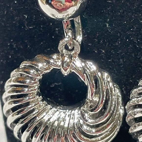 Vintage screw back earrings - Picture 4 of 4